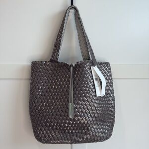 NWT Calvin Klein Reversible Woven Gray/Metallic Tote and Detachable Pouch